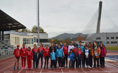 Algunos atletas del club pasaron el fin de semana preparando la marcha