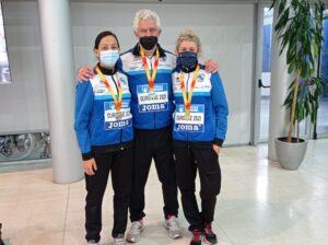 Marta González, Xulio Ventín y Lucía Ferreiro en el Campeonato de España Master de Pista Cubierta