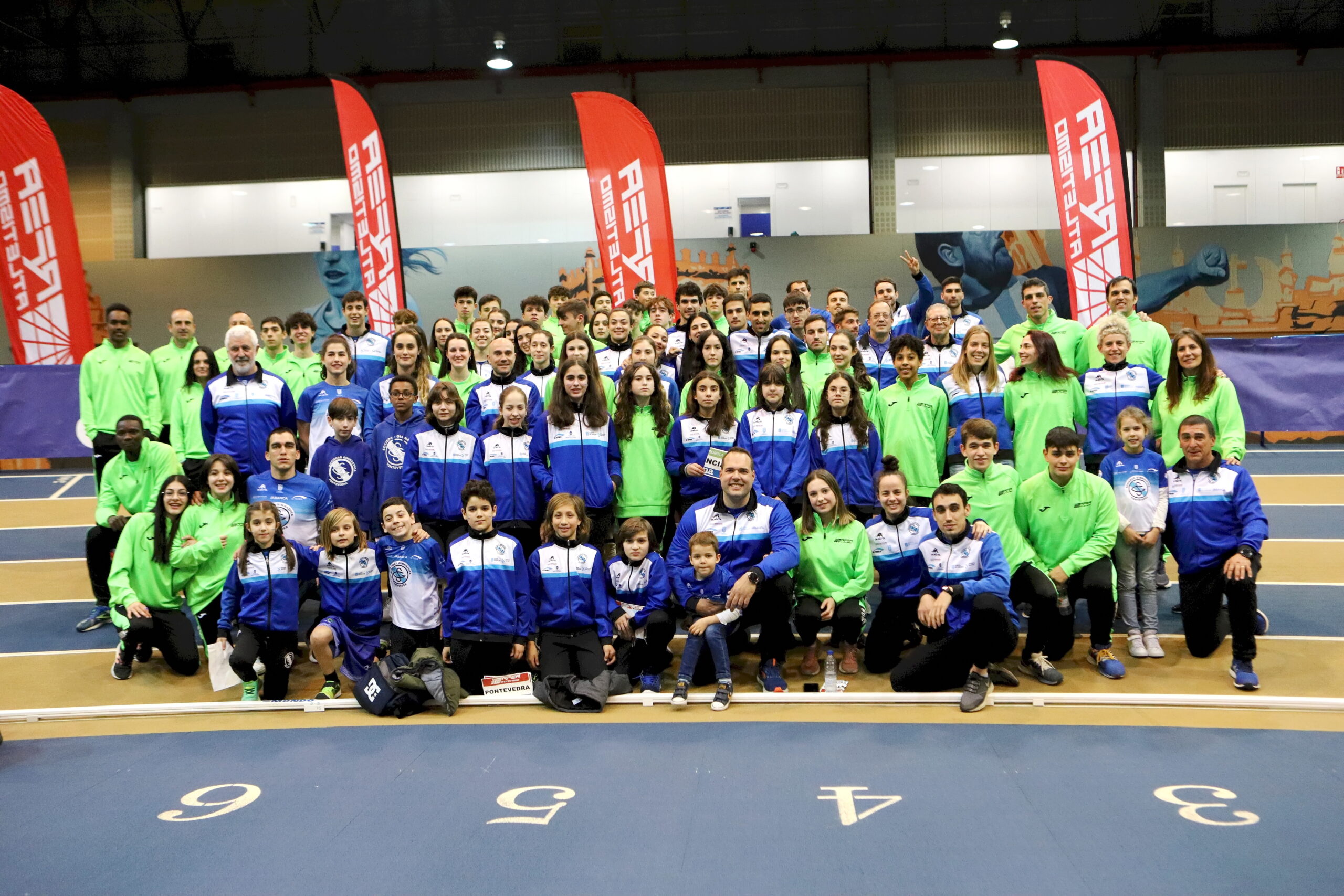 La Sociedad Gimnástica de Pontevedra ganó la Copa Gallega de Clubs de pista cubierta en categoría masculina y en femenina.